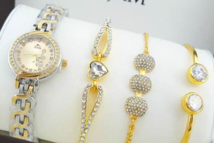 3JAM - Ladies Watch with Bangle Set Gold Plated
